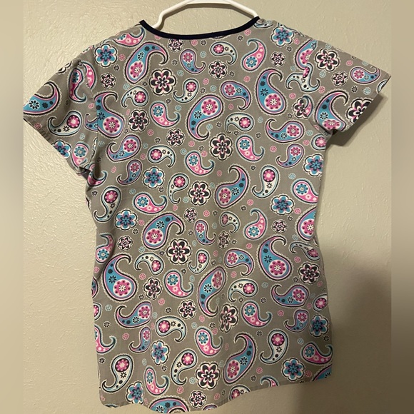 Paisley scrub top - Picture 2 of 2